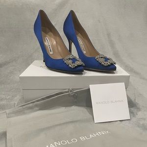 Manolo Blahnik high heels in blue satin with jewel buckle